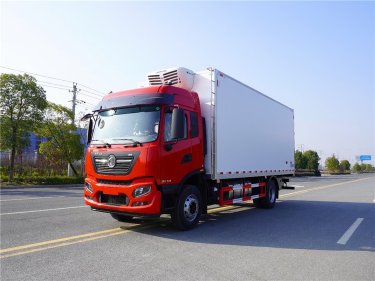 國(guó)六 東風(fēng)天錦KR高頂雙臥6.8米冷藏車